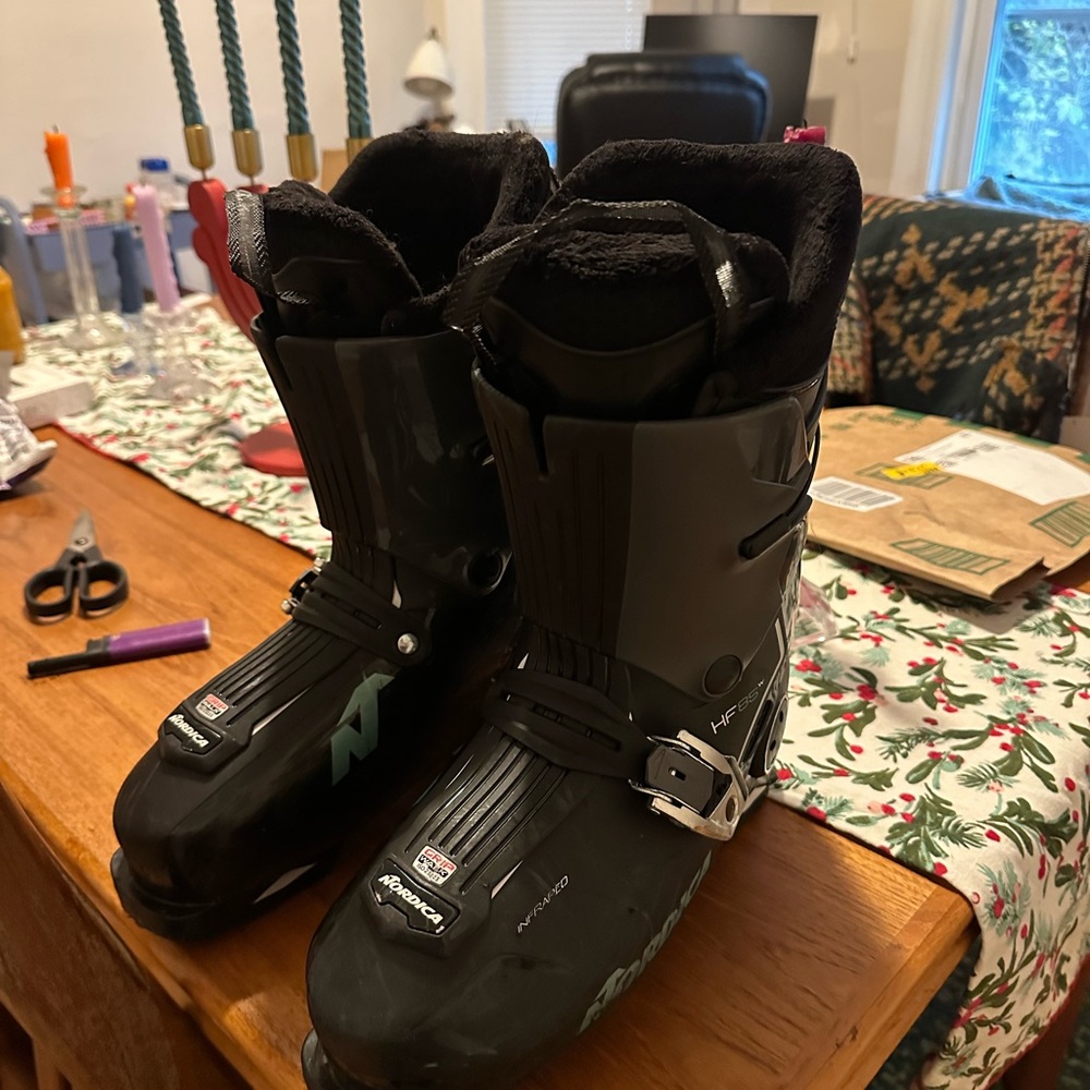 Nordica HF 85 Women’s Ski Boots
